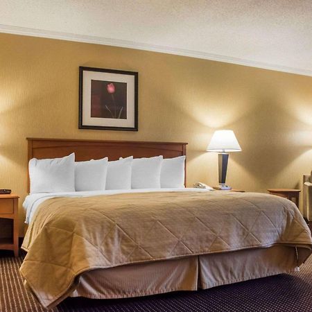 Clarion Hotel & Suites Riverfront Oswego Ngoại thất bức ảnh