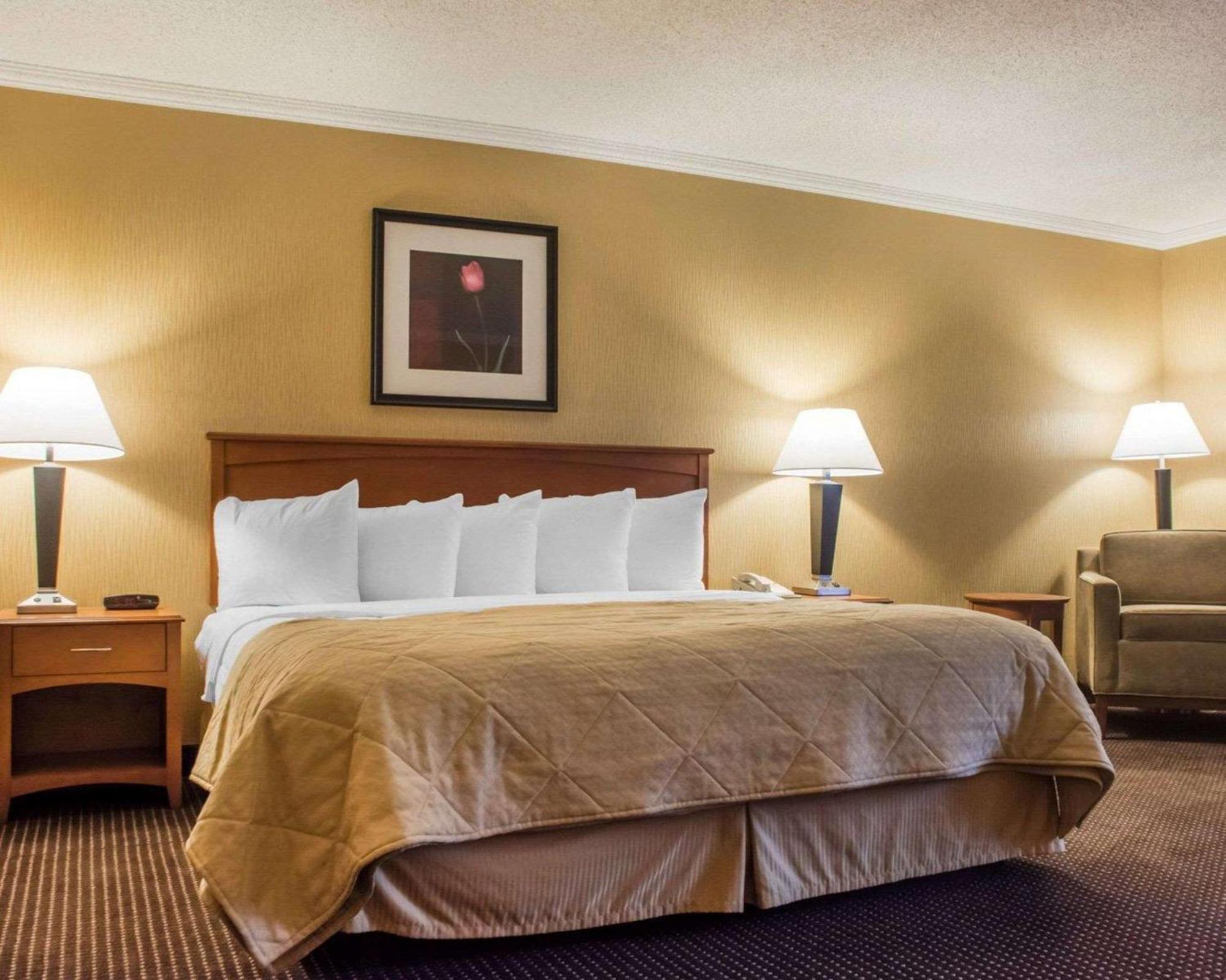 Clarion Hotel & Suites Riverfront Oswego Ngoại thất bức ảnh