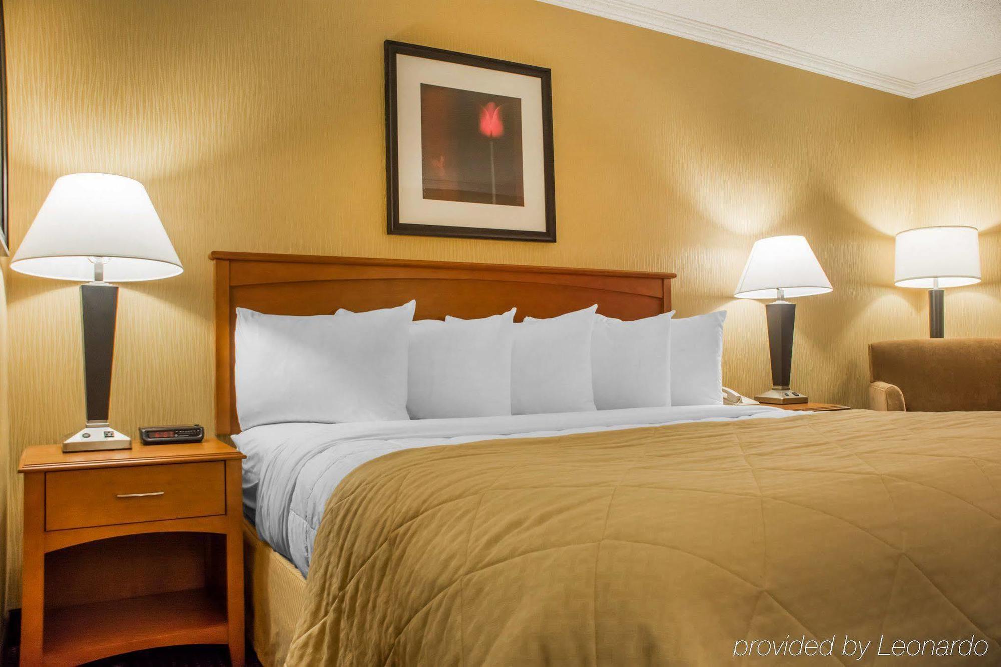 Clarion Hotel & Suites Riverfront Oswego Ngoại thất bức ảnh