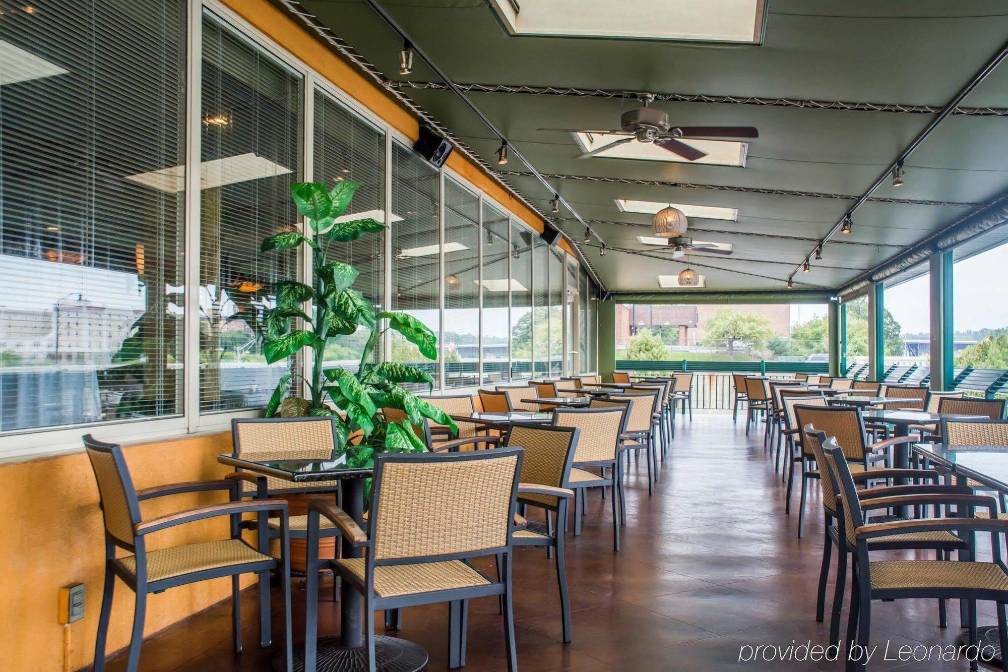 Clarion Hotel & Suites Riverfront Oswego Ngoại thất bức ảnh