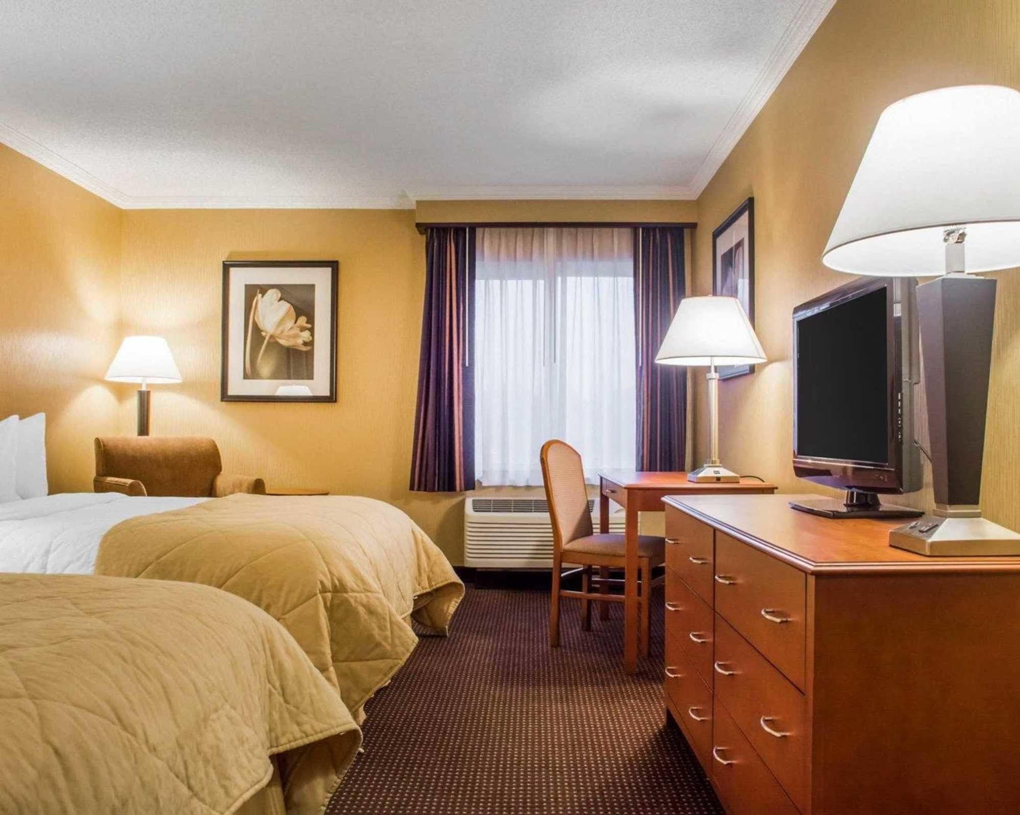 Clarion Hotel & Suites Riverfront Oswego Ngoại thất bức ảnh