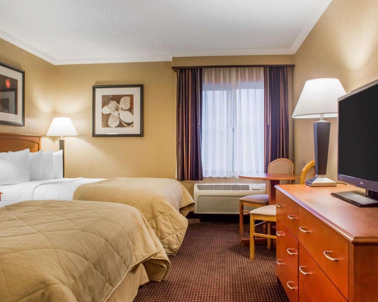 Clarion Hotel & Suites Riverfront Oswego Ngoại thất bức ảnh