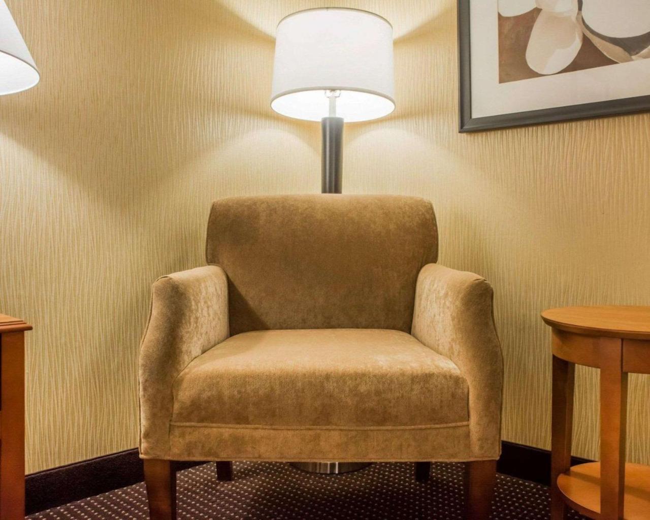 Clarion Hotel & Suites Riverfront Oswego Ngoại thất bức ảnh