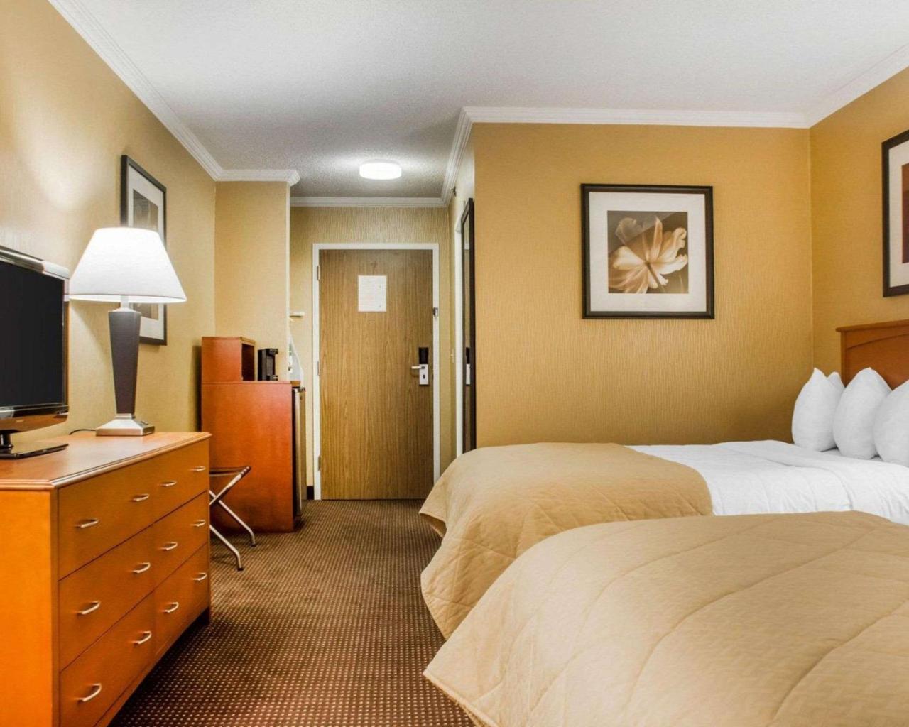 Clarion Hotel & Suites Riverfront Oswego Ngoại thất bức ảnh